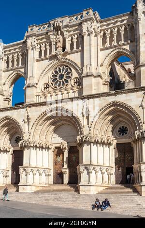 Die Kathedrale auf der Plaza Mayor in Cuenca, Castilla-la Mancha, Zentralspanien. Stockfoto