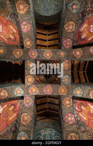 Details der Decke der Kunst und Kunsthandwerk Watts Cemetery Chapel, Guildford Stockfoto