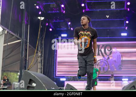 Chicago, USA. August 2021. Rapper SSGKobe während des lyrischen Lemonade Summer Smash Music Festivals im Douglass Park am 20. August 2021 in Chicago, Illinois (Foto: Daniel DeSlover/Sipa USA) Quelle: SIPA USA/Alamy Live News Stockfoto