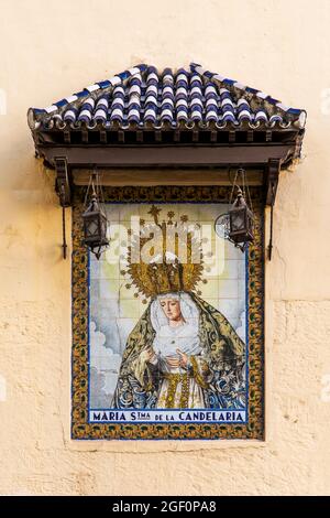 Religiöse Ikonen-Kachelarbeit der Jungfrau Maria, Sevilla, Andalusien, Spanien Stockfoto