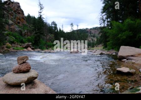 Dies ist der Button Rock Preserve River in Colorado. Stockfoto