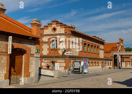 Matadero Madrid ist ein ehemaliges Schlachthaus, das Anfang des 20. Jahrhunderts im Madrider Stadtteil Arganzuela in der Nähe von Madrid Rio erbaut wurde Stockfoto