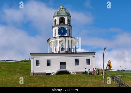 Halifax, Nova Scotia, Kanada - 11. August 2021: Old Town Clock in der Nähe der Zitadelle von Halifax Stockfoto