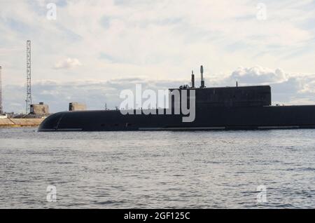 August 2021 - Weißes Meer. Das Atom-U-Boot „Belgorod“. Das längste U-Boot der Welt. Russland, Region Archangelsk Stockfoto