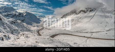 Winterlandschaft am Julierpass, Graubünden, Schweiz Stockfoto