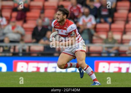 Leigh, Großbritannien. August 2021. Craig Mullen (22) von Leigh Centurions läuft am 8/22/2021 mit dem Ball in Leigh, Großbritannien, nach vorne. (Foto von Simon Whitehead/News Images/Sipa USA) Quelle: SIPA USA/Alamy Live News Stockfoto