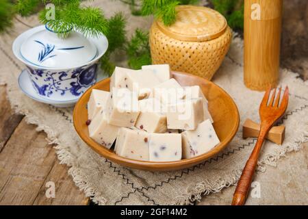 Yam-Kuchen mit roten Bohnen Stockfoto