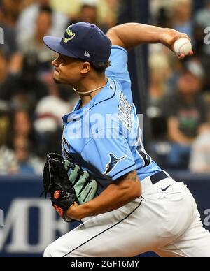 St. Petersburg, Usa. August 2021. Der Tampa Bay Rays Starter Chris Archer pitcht am Sonntag, den 22. August 2021, beim ersten Inning im Tropicana Field in St. Petersburg, Florida, gegen die Chicago White Sox. Foto von Steven J. Nesius/UPI Credit: UPI/Alamy Live News Stockfoto