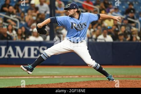 St. Petersburg, Usa. August 2021. Tampa Bay Rays Reliever Josh Fleming pitcht am Sonntag, den 22. August 2021, beim achten Inning im Tropicana Field in St. Petersburg, Florida, gegen die Chicago White Sox. Foto von Steven J. Nesius/UPI Credit: UPI/Alamy Live News Stockfoto