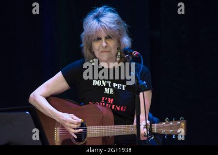 Chrissie Hynde tritt in der Queens Hall in Edinburgh auf, während der ersten eines viertägigen Laufs beim Edinburgh Festival Fringe. Bilddatum: Sonntag, 22. August 2021. Stockfoto