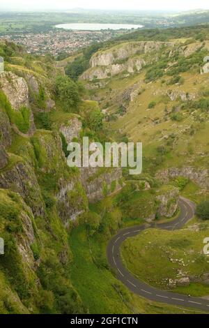 August 2021 - Cheddar Gorge und Geschäfte Stockfoto