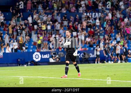 Valencia, Spanien. August 2021. FUSSBALL - LEVANTE UD gegen REAL MADRID Aitor Fernandez von Levante in Aktion während der Spanischen Liga, La Liga, Fußballspiel zwischen Levante und Real Madrid am 22. August 2021 im Stadion Ciutat de Valencia in Valencia, Spanien. Foto: Xisco Navarro Quelle: CORDON PRESS/Alamy Live News Stockfoto