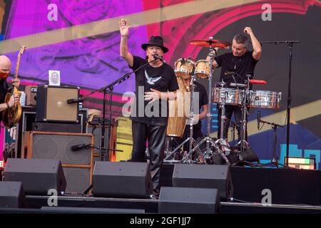 NEW YORK, NY - 21. AUGUST: Carlos Santana tritt während des „We Love NYC: The Homecoming Concert“ im Great Lawn im Central Park am 21. August 2021 in New York City auf. Stockfoto