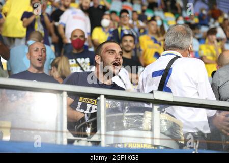 Frosinone, Italien. August 2021. Im Benito Stirpe Stadion in Frosinone, Frosinone - Parma 2-2 für das Eröffnungsspiel der italienischen Serie B in diesem Bild Frosinone Fans (Foto von Paolo Pizzi/Pacific Press) Quelle: Pacific Press Media Production Corp./Alamy Live News Stockfoto