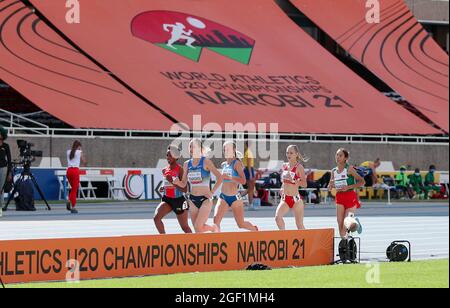 Nairobi, Kenia. August 2021. Die Athleten treten beim 1500-m-Finale der Frauen bei den U20-Weltmeisterschaften 2021 in Nairobi, Kenia, am 22. August 2021 an. Kredit: Long Lei/Xinhua/Alamy Live Nachrichten Stockfoto