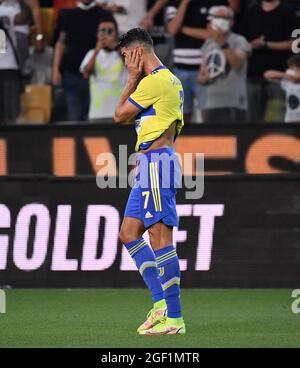 Udine. August 2021. Cristiano Ronaldo von FC Juventus reagiert während eines Fußballspiels zwischen Udinese und FC Juventus in Udine, Italien, 22. Aug 2021 Quelle: Xinhua/Alamy Live News Stockfoto