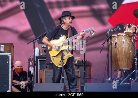 New York, Usa. August 2021. Carlos Santana tritt während des „We Love NYC: The Homecoming Concert“ im Great Lawn im Central Park, New York City, auf. (Foto von Ron Adar/SOPA Images/Sipa USA) Quelle: SIPA USA/Alamy Live News Stockfoto