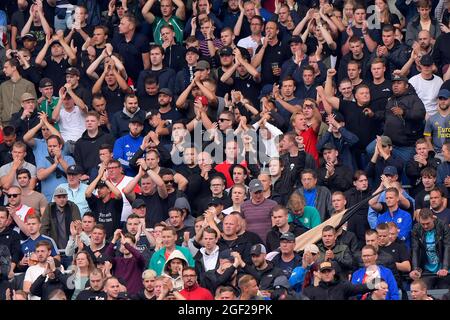 ROTTERDAM, NIEDERLANDE - 22. AUGUST: Unterstützer Feyenoord während des niederländischen Eredivisie-Spiels zwischen Feyenoord und Schieß los. Eagles am 22. August 2021 in Rotterdam, Niederlande (Foto von Dennis Bresser/Orange Picles) Stockfoto