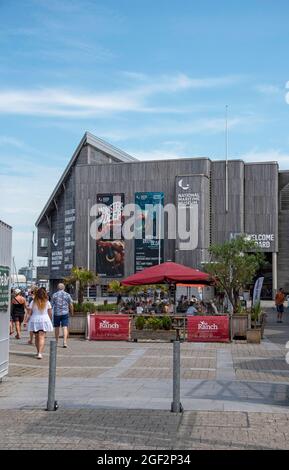 Falmouth, Cornwall, England, Großbritannien. 2021. Discovery Quay am Ufer von Falmouth, beherbergt das Maritime Museum, Geschäfte, Kinos und Restaurants in der Umgebung Stockfoto