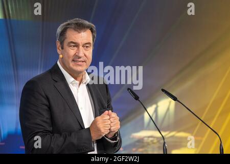 München, Deutschland. August 2021. Markus Söder (CSU), Parteivorsitzender und Ministerpräsident Bayerns, spricht bei der Eröffnungsfeier des Deutschen Zentrums für Zukunftsmobilität (DZM). Das Deutsche Zentrum für Mobilität der Zukunft (DZM) des Bundesverkehrsministeriums soll ein internationales Zentrum für Mobilitätsforschung werden. Quelle: Matthias Balk/dpa/Alamy Live News Stockfoto