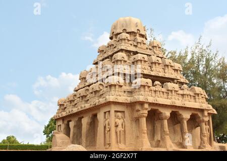 Dharmaraja Ratha, einer der Pancha oder fünf Rathas, UNESCO-Weltkulturerbe, Mahabalipuram, Tamil Nadu, Indien Stockfoto