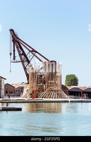 Venedigs Biennale-Veranstaltungsort auf der antiken Werft Arsenale, aufgenommen im August 2021 Stockfoto