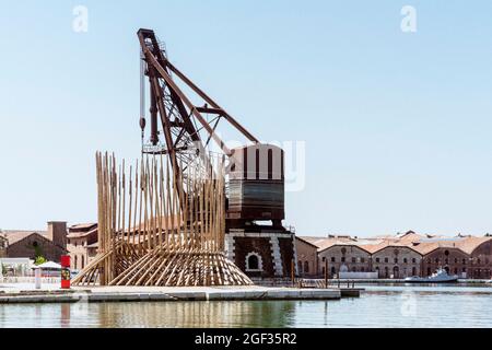 Venedigs Biennale-Veranstaltungsort auf der antiken Werft Arsenale, aufgenommen im August 2021 Stockfoto