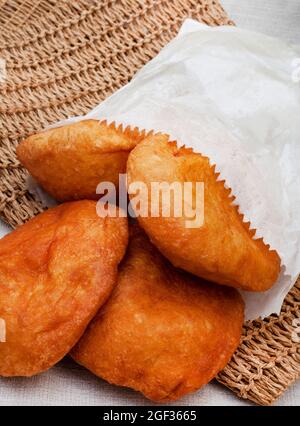 Traditionelles südafrikanisches Vetkoek, schlicht Stockfoto