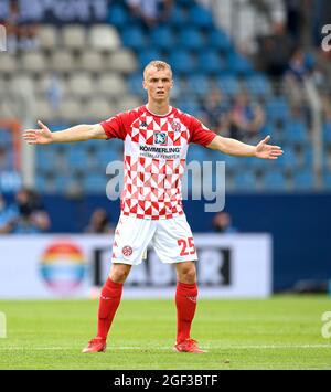 Bochum, Deutschland. August 2021. Niklas TAUER (MZ) Geste, Geste Fußball 1. Bundesliga, 2. Spieltag, VfL Bochum (BO) - FSV FSV FSV Mainz 05 (MZ) 2: 0, am 08/21/2021 in Bochum/Deutschland. Die DFL-Bestimmungen von #verbieten die Verwendung von Fotos als Bildsequenzen und/oder quasi-Video # Â Credit: dpa/Alamy Live News Stockfoto