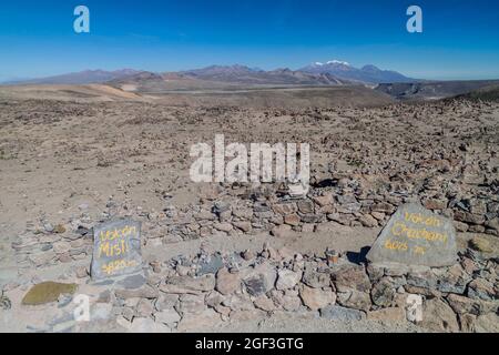 Aussichtspunkt auf Vulkane im Reserva Nacional Salinas y Aguada Blanca Reservat, Peru Stockfoto