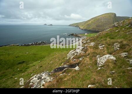 Das Haus oder das Häuschen auf Eilean an Taighe auf den Shiant Isles. Stockfoto