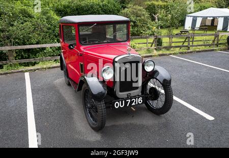 Vintage Austin Seven RL Box Limousine in rot. Stockfoto