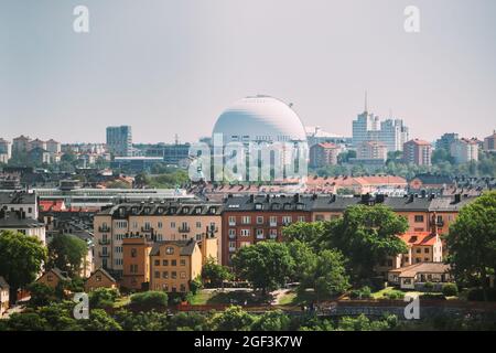 Stockholm, Schweden. Avicii Arena in der Sommer Skyline. Es ist derzeit das größte hemisphäre Gebäude der Welt, für große Konzerte, Sport verwendet Stockfoto