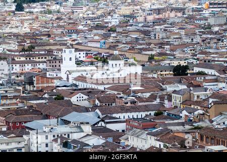 Luftaufnahme der Kirche La Merced (Iglesia de la Merced) in Quito, Ecuador Stockfoto