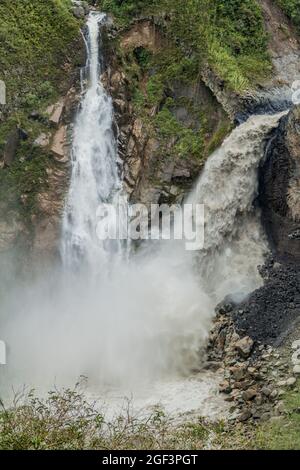 Agoyan fällt auf den Fluss Pastaza in Ecuador Stockfoto