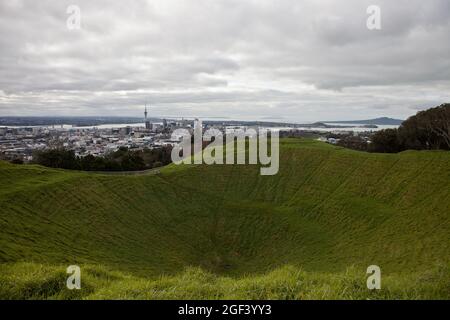 Mount Eden (Maungawau), ein schlafender Vulkan im Mount Eden-Viertel von Auckland. Neuseeland. Stockfoto
