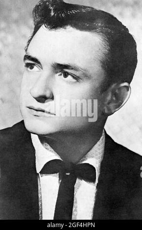 Schwarz-Weiß-Porträt des Musikers Johnny Cash Stockfoto