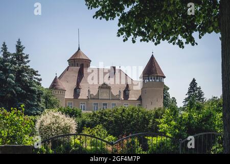 Deutschland, Mecklenburg-Vorpommern, Stolpe auf Usedom, Schloss Stolpe im Sommer Stockfoto