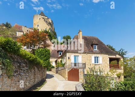 Frankreich, Dordogne, Castelnaud-la-Chapelle, Historisches mittelalterliches Dorf im Sommer Stockfoto