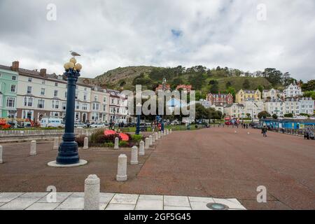 Llandudno in Wales an einem bewölkten Frühlingstag Stockfoto