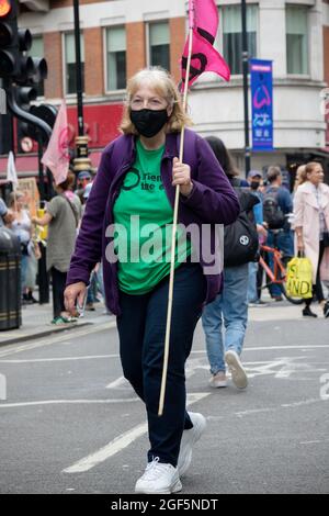 London, Großbritannien, 21. August 2021:- Mitglieder der Extinction Rebellion protestieren in Central London Stockfoto
