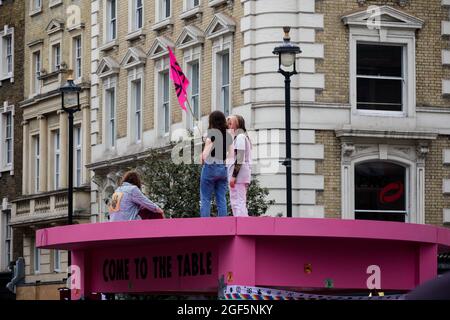 London, Großbritannien, 21. August 2021:- Mitglieder der Extinction Rebellion protestieren in Central London Stockfoto