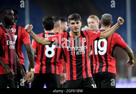 Genua, Italien. August 2021. Brahim Diaz von AC Mailand feiert sein Tor während eines Fußballspiels der Serie A zwischen Sampdoria und AC Milan in Genua, Italien, am 23. August 2021. Quelle: Alberto Lingria/Xinhua/Alamy Live News Stockfoto