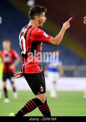 Genua, Italien. August 2021. Brahim Diaz von AC Mailand feiert sein Tor während eines Fußballspiels der Serie A zwischen Sampdoria und AC Milan in Genua, Italien, am 23. August 2021. Quelle: Alberto Lingria/Xinhua/Alamy Live News Stockfoto