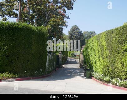 Beverly Hills, Kalifornien, USA 20. August 2021 EINE allgemeine Sicht auf die Atmosphäre des LA Collina Drive, Private Road, wo Plattenproduzent/Mörder Phil Spector, Musiker/Schlagzeuger Ringo Starr, Sänger Earth Kiss und Schauspieler Kurt Krueger am 20. August 2021 in Beverly Hills, Kalifornien, USA, lebten. Foto von Barry King/Alamy Stockfoto Stockfoto