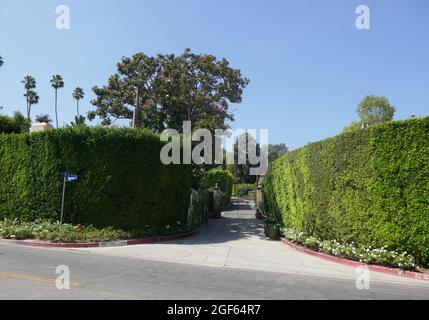 Beverly Hills, Kalifornien, USA 20. August 2021 EINE allgemeine Sicht auf die Atmosphäre des LA Collina Drive, Private Road, wo Plattenproduzent/Mörder Phil Spector, Musiker/Schlagzeuger Ringo Starr, Sänger Earth Kiss und Schauspieler Kurt Krueger am 20. August 2021 in Beverly Hills, Kalifornien, USA, lebten. Foto von Barry King/Alamy Stockfoto Stockfoto