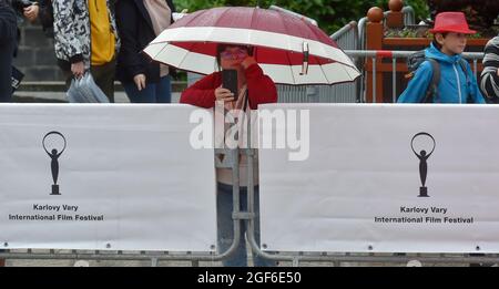 Karlsbad, Tschechische Republik. August 2021. Das 55. Internationale Filmfestival Karlovy Vary (KVIFF) wurde am 23. August 2021 in Karlovy Vary, Tschechien, fortgesetzt. Kredit: Slawomir Kubes/CTK Foto/Alamy Live Nachrichten Stockfoto