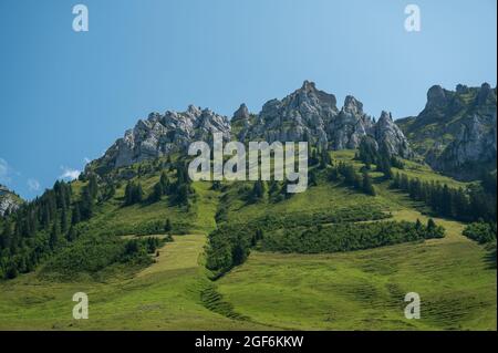 Blick auf Trogenhorn und Hohgant im Emmental von Innereriz aus Stockfoto