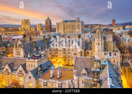 Historisches Gebäude und Yale Universitätscampus in der Innenstadt von New Haven CT, USA Stockfoto