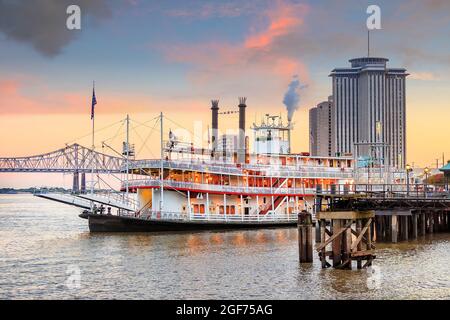 New Orleans Raddampfer im Mississippi Fluss in New Orleans, Louisiana Stockfoto